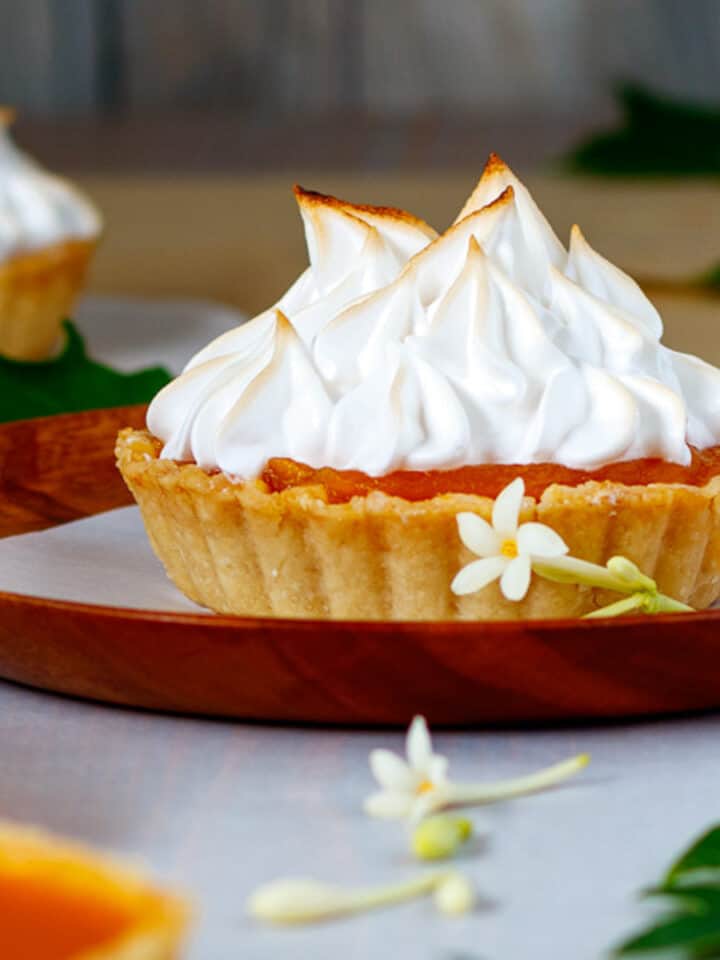 Papaya meringue pie is vegan and dairy-free.