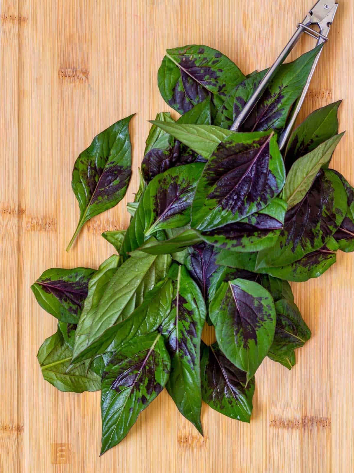 Lagos spinach leaves cook quickly.