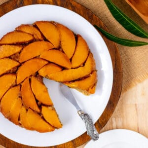 Spiral topping mango upside down cake.